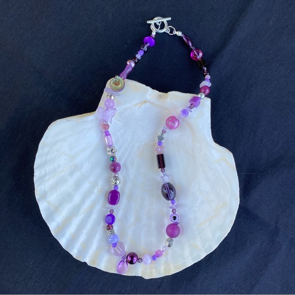 Deep Purple Beaded Necklace Butterfly Seashell Stone Flowers Hearts Spiral Hamsa - Picture 4 of 13
